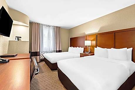2 Double Beds