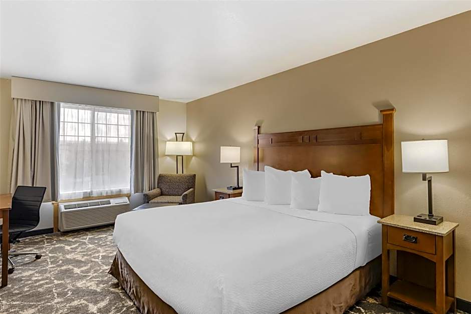 Best Western Plus Riverfront Hotel and Suites