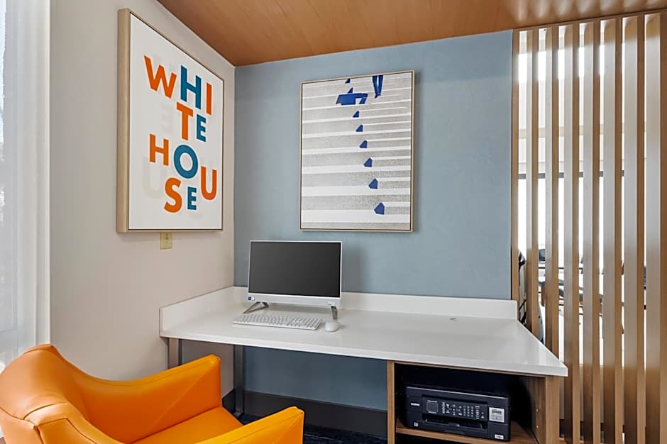 Holiday Inn Express White House By IHG