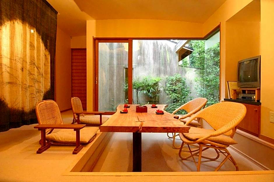 Izukogen Shirogasaki Onsen Hanafubuki