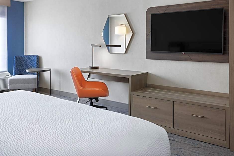 Holiday Inn Express Hotel & Suites Brattleboro By IHG