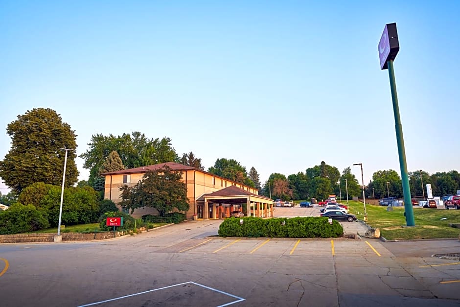 Econo Lodge Maquoketa