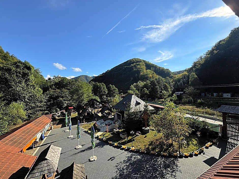 Pensiunea Casa Suciu