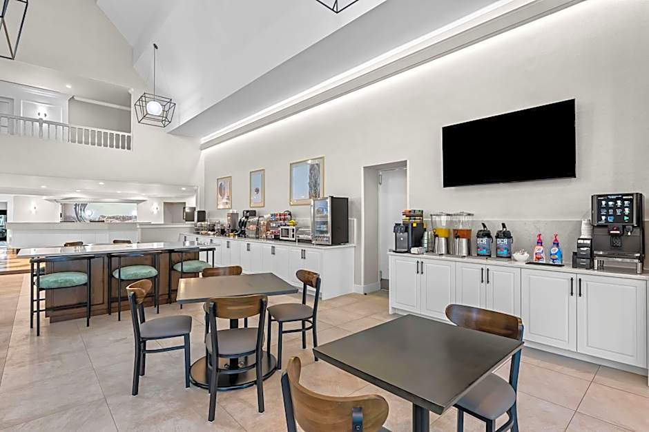 Best Western Plus Plaza Hotel & Conference Center