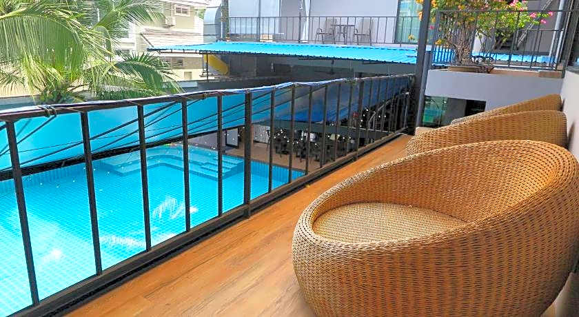 V20 Boutique Jacuzzi Hotel