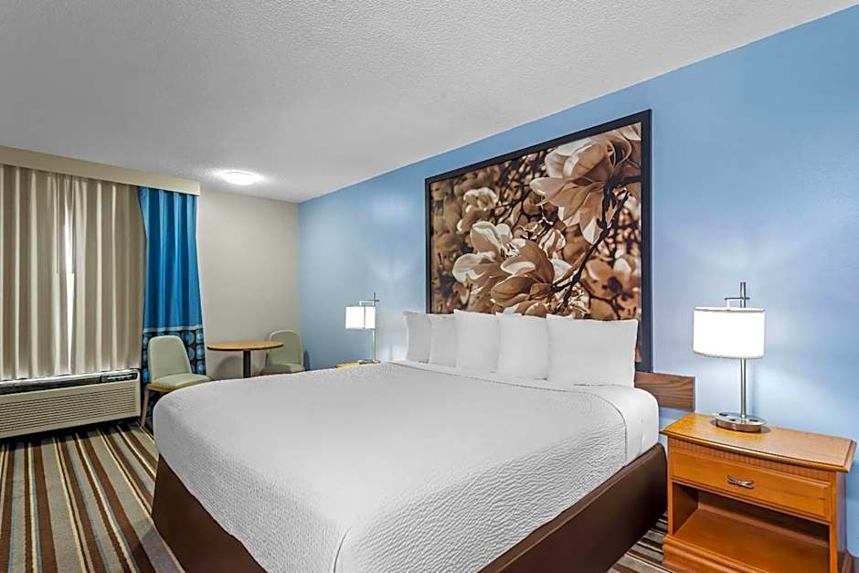 Super 8 by Wyndham Valdosta/Conf Center Area