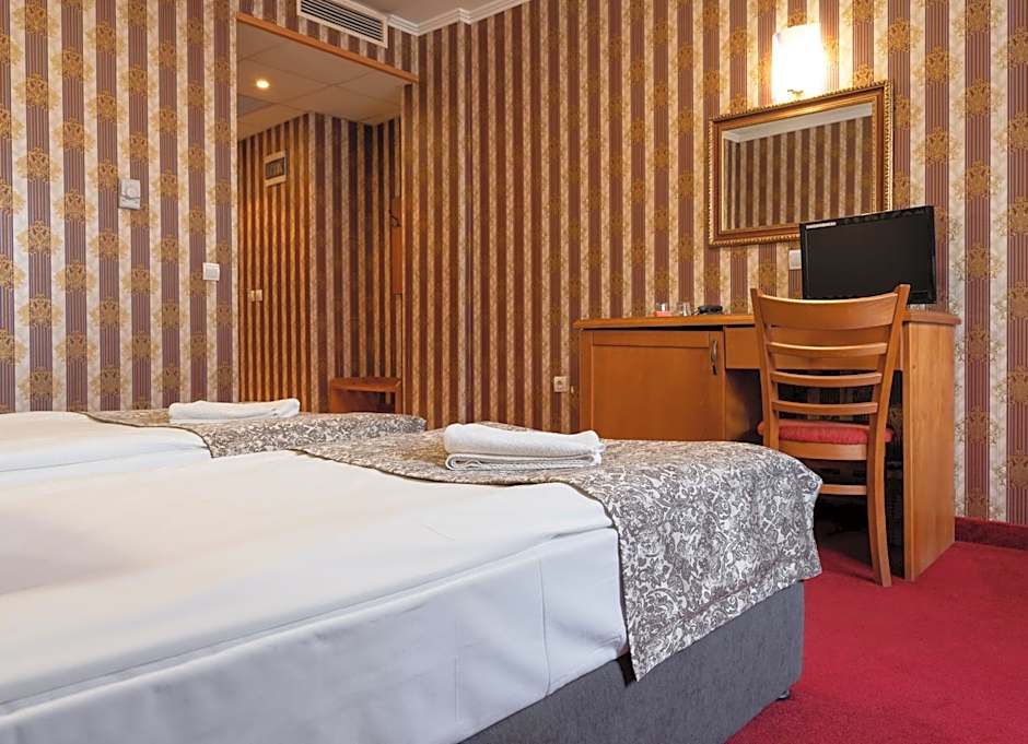 Real Hotel