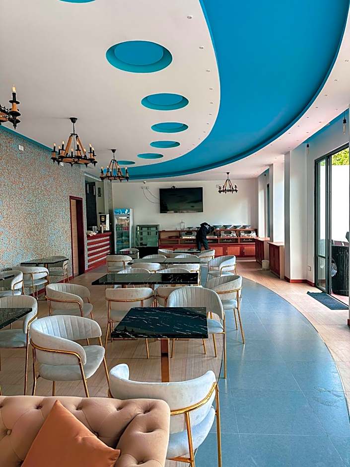 Ari Grand Hotel & Spa