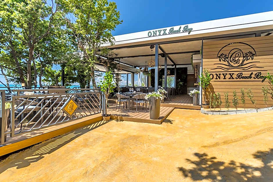 Onyx Beach Residence - Free Beach Access & Parking