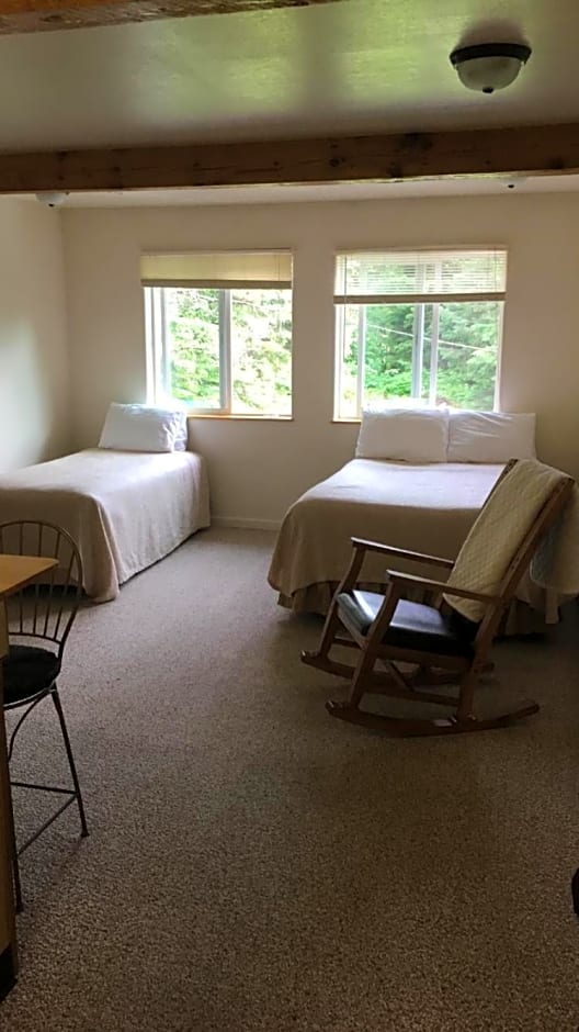Exit Glacier Lodge