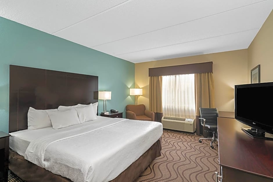 La Quinta Inn & Suites by Wyndham Knoxville Airport