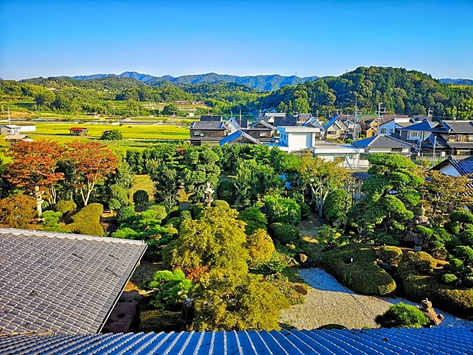Kansai Airport Pine Villa