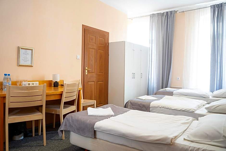 Hostel Krośnieńska 12
