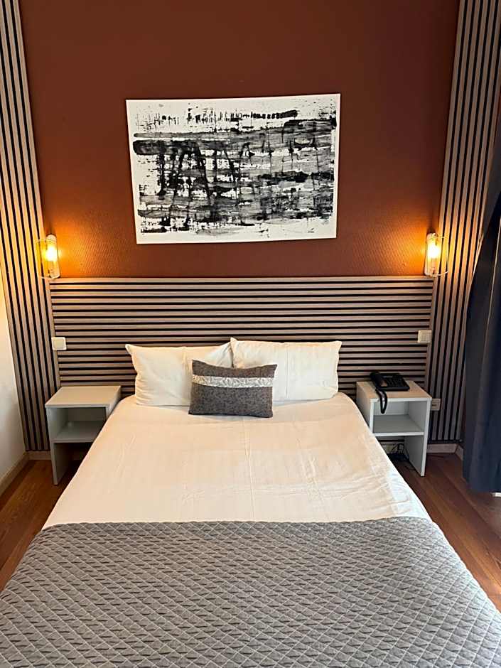 Yasha Hotel