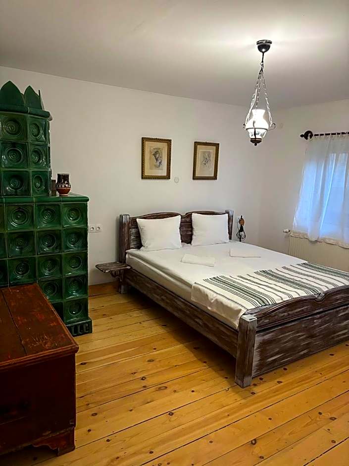 Hollóköves Vendégházak