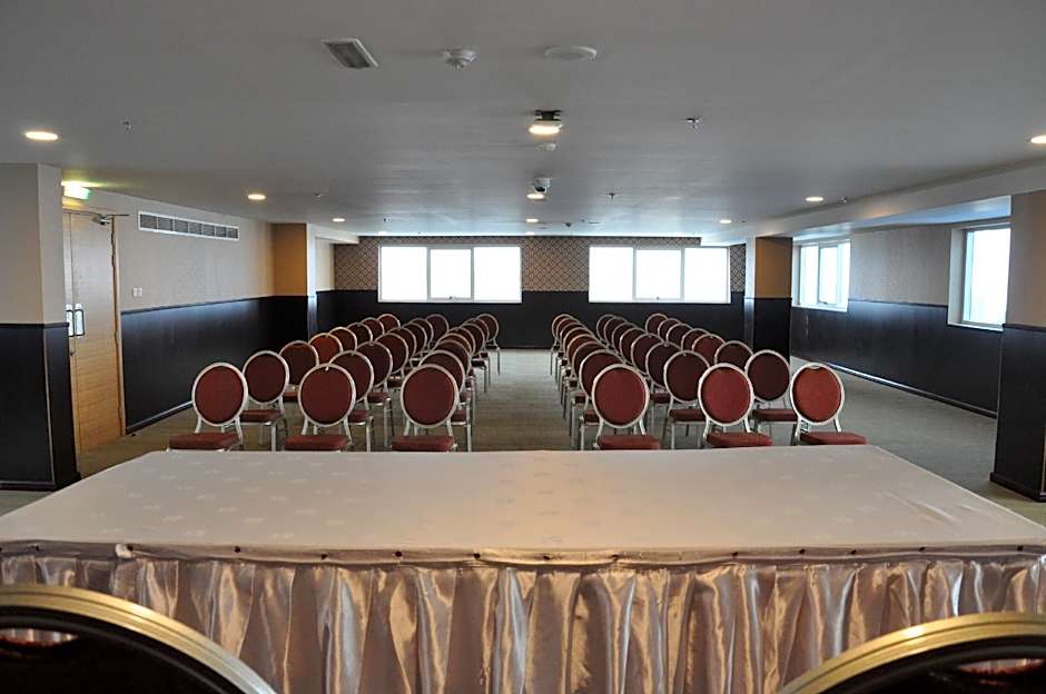 Fortune Park Hotel Dubai Investments Park