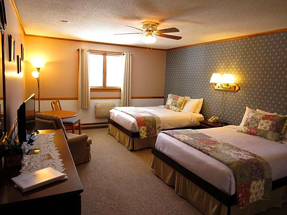Photo 1 of 5 of Deluxe 1 Queen Bed Suite