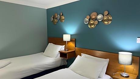 Twin Room with Private Bathroom