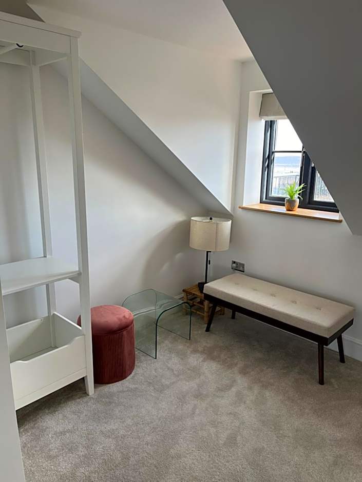 Beachcliff Rooms & Apartments