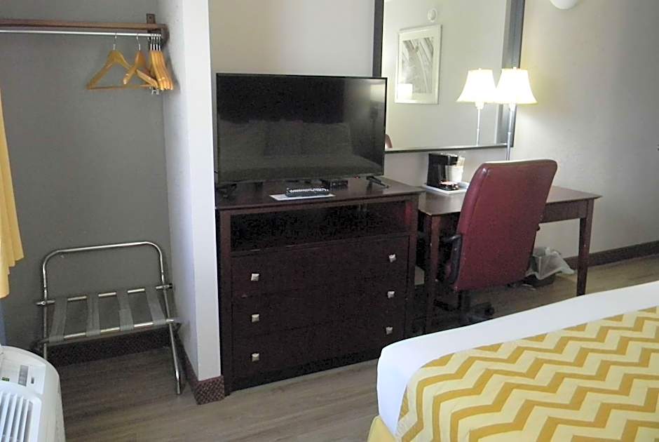 Travelodge Inn & Suites by Wyndham Albany