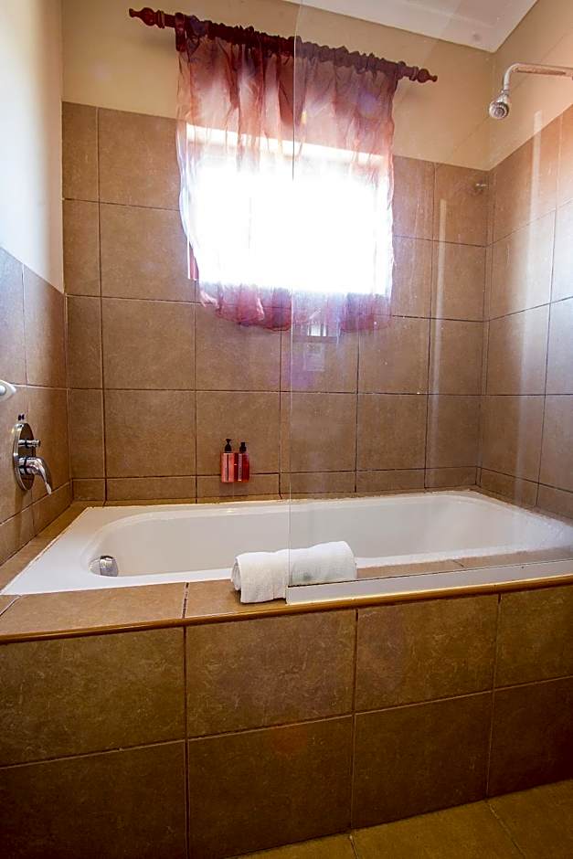 Ramasibi Guest Services