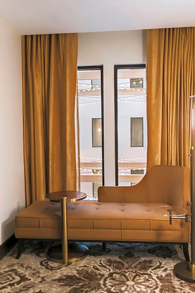 The Peregrine Omaha Downtown Curio Collection By Hilton