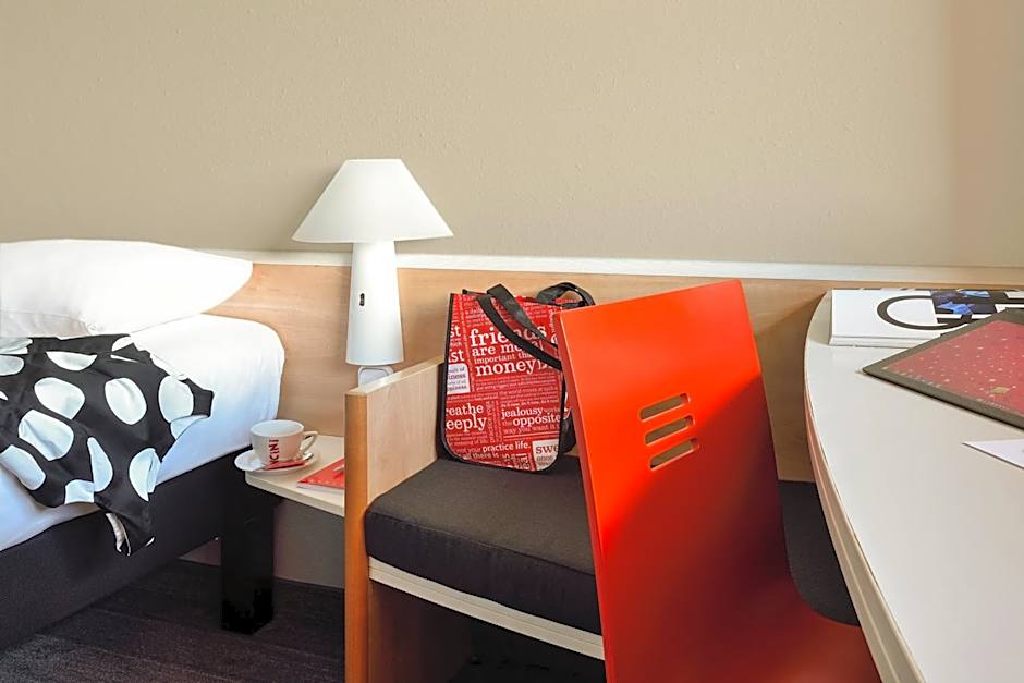 ibis Dieppe Val Druel