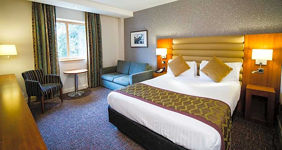 Drayton Manor Hotel