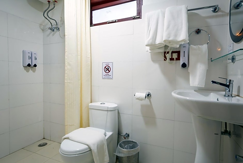 Summit Sherpa Mountain Hotel