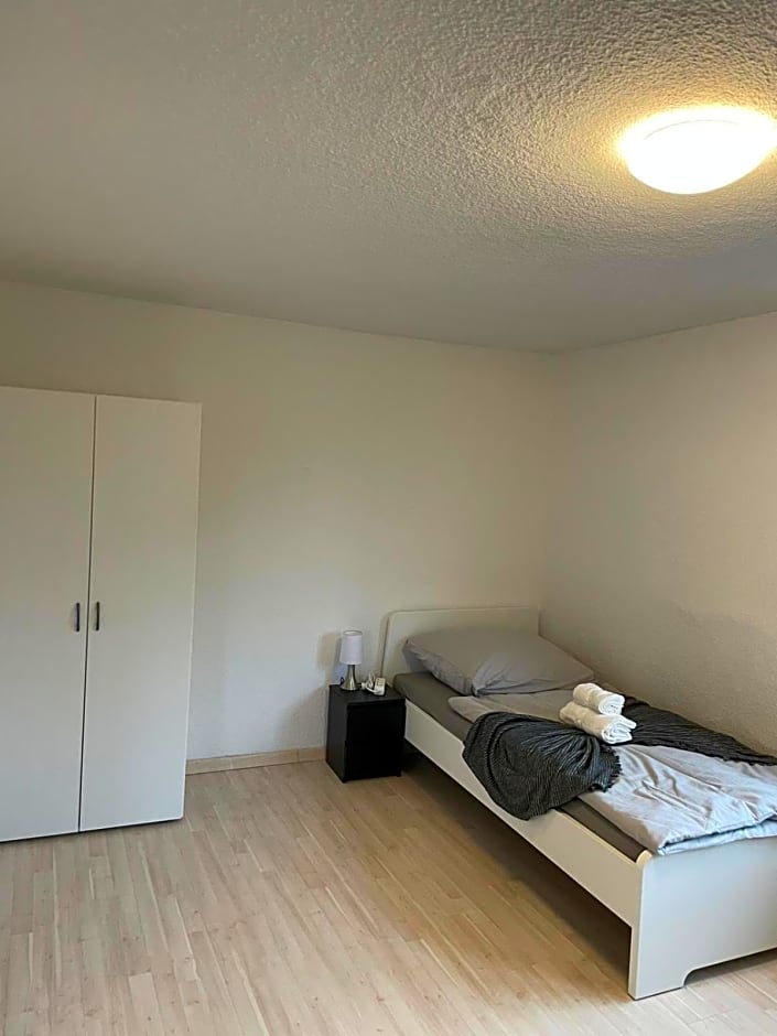 B-S Apartments L