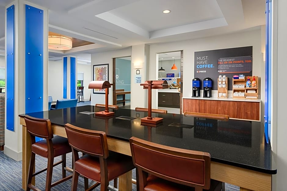 Holiday Inn Express - Tullahoma, an IHG Hotel
