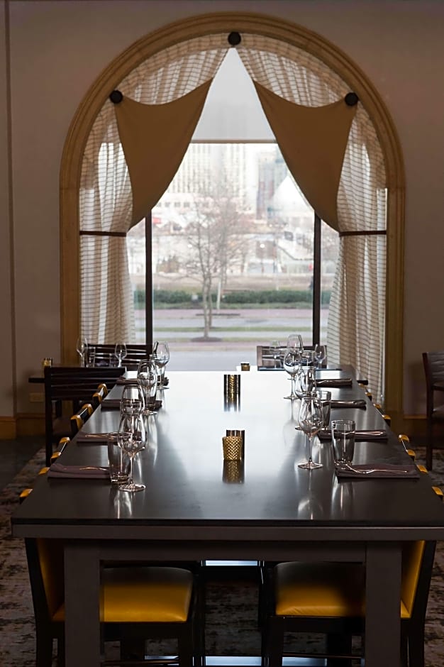 Royal Sonesta Harbor Court Baltimore