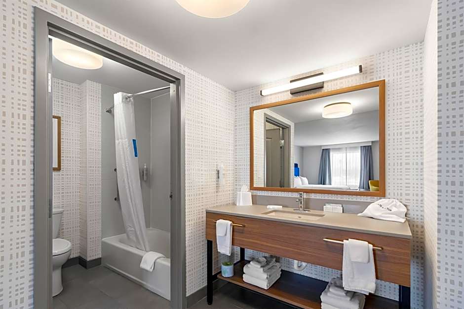 Hampton Inn & Suites New Castle