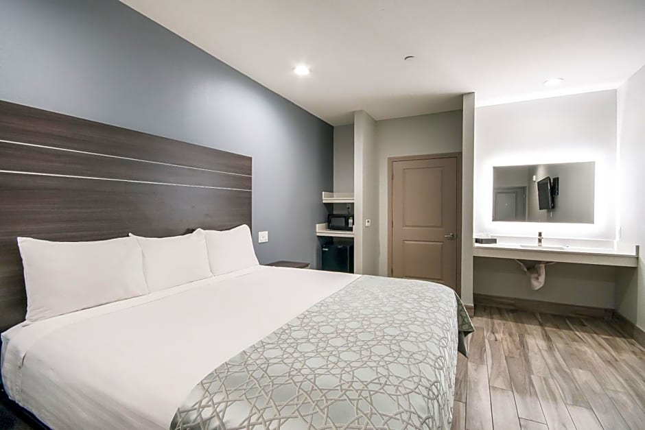 Americas Best Value Inn & Suites Northeast Houston I-610