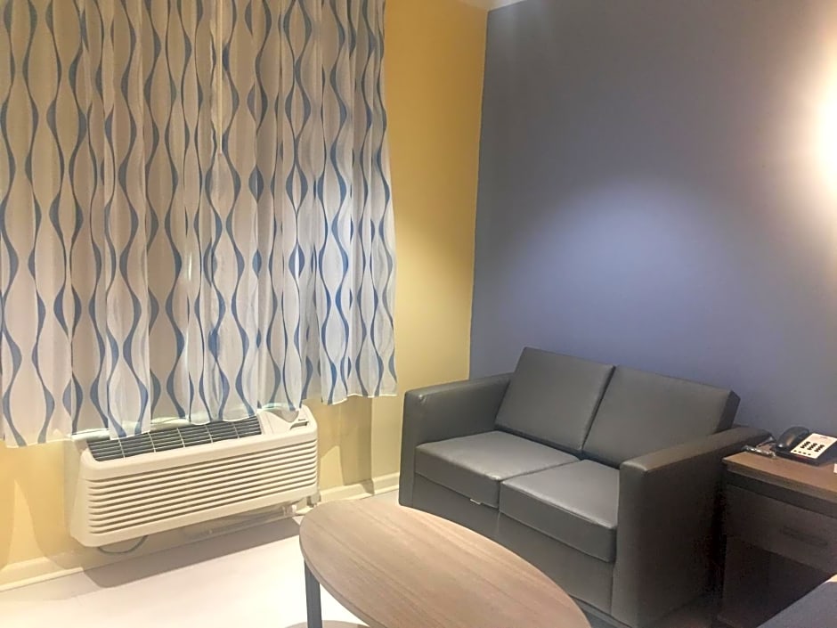 Days Inn by Wyndham Freeport