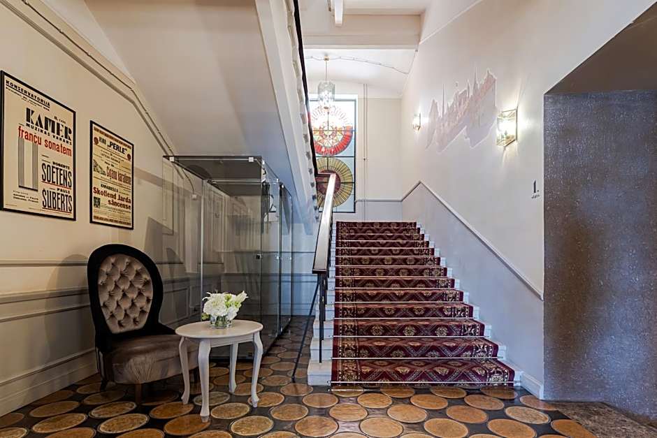 Metropole Hotel by Semarah