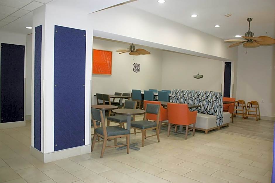 Holiday Inn Express Hotel & Suites Shamrock North By IHG