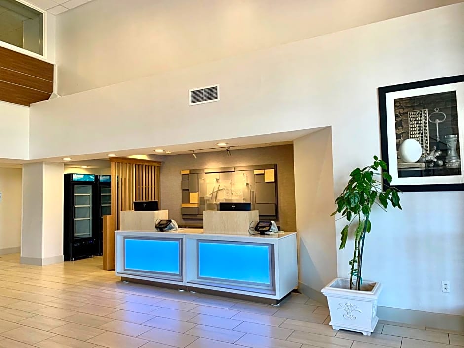 Holiday Inn Express & Suites Tracy