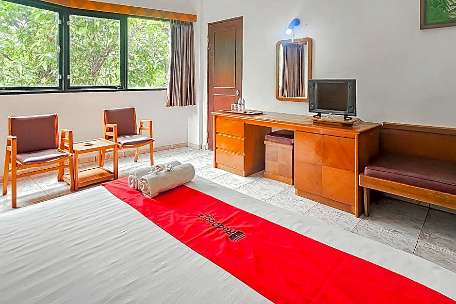 RedDoorz @ Hotel Kumala Pelabuhanratu