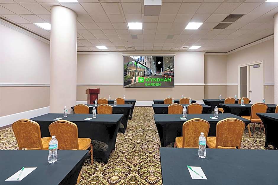 Wyndham Garden Baronne Plaza New Orleans