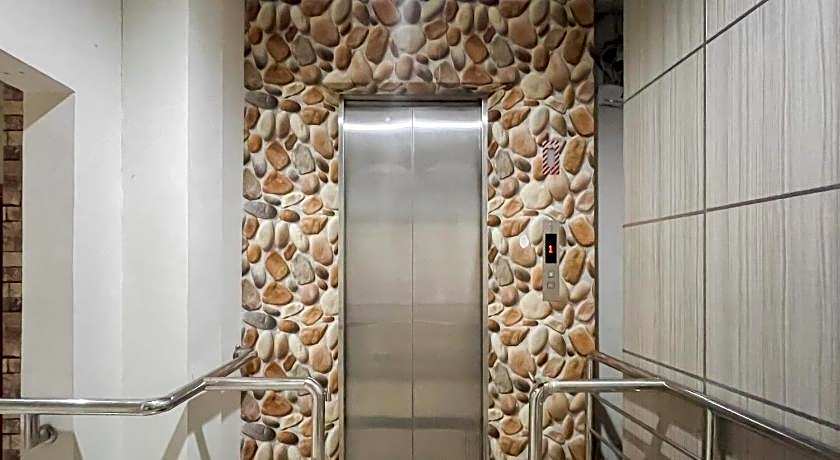 Capital O 93589 Hotel Wongso Syariah