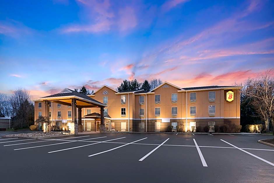 Super 8 by Wyndham Mars/Cranberry/Pittsburgh Area