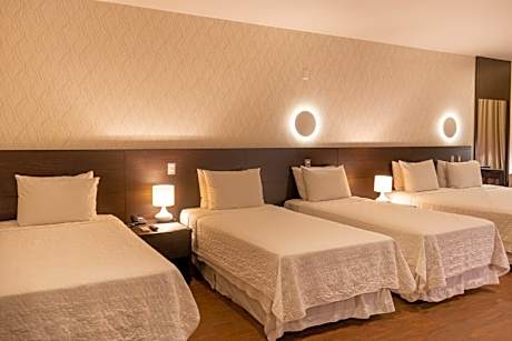 Deluxe Family Suite