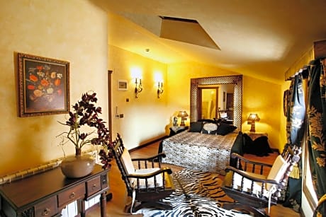 Double or Twin Room with Wine Cellar Package