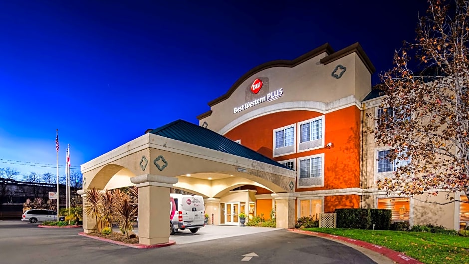Best Western Plus Airport Inn And Suites