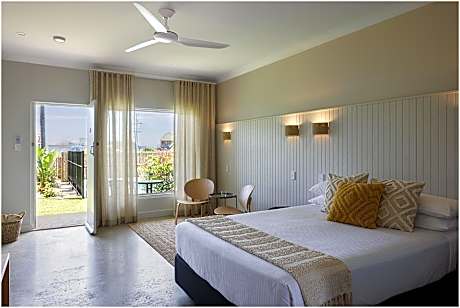 Queen Room with Pool View