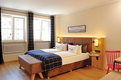 Junior Suite (2 Adults)