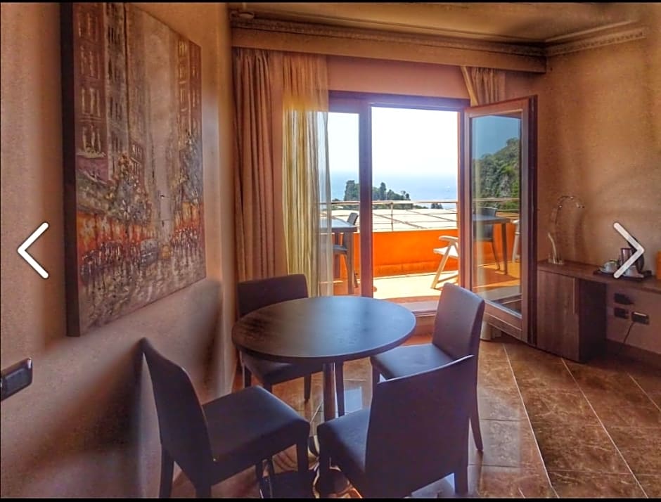 Photo 1 of 2 of Family, Partial Sea View