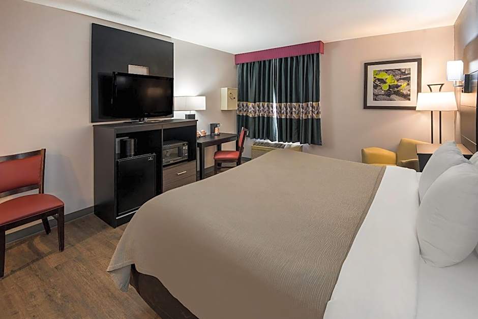 Quality Inn & Suites Cincinnati I-275