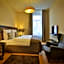 James Hotel & Apartments